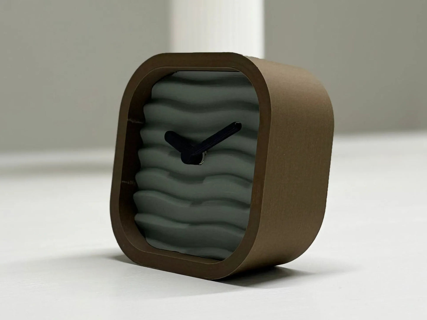 3D printed Wavy Clock - Sleek Modern Minimalist Clock - Timeless Elegance - Living Room Decor - Gift for her - Perfect For Office Desk